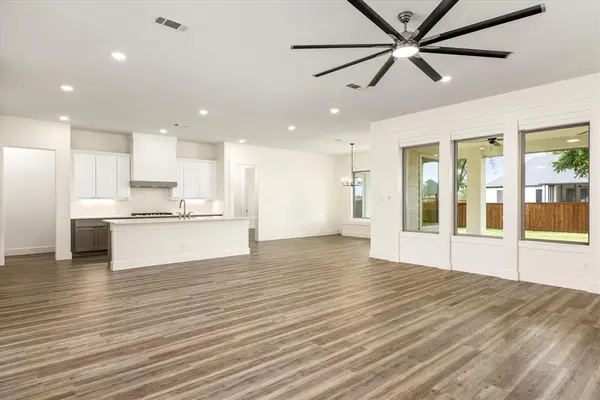 2184 Middlewood Circle, Granbury, TX 76049
