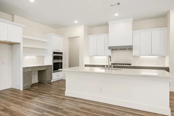 2184 Middlewood Circle, Granbury, TX 76049