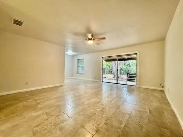 2207 Clover Park Drive, Arlington, TX 76013