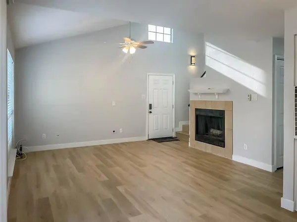 332 W Harwood Road #B, Hurst, TX 76054