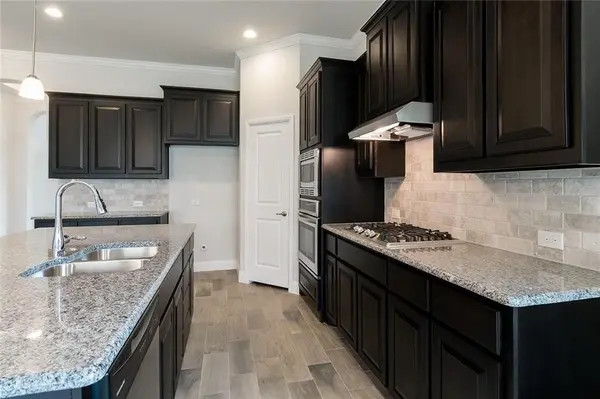 4004 Knollbrook Lane, Fort Worth, TX 76137