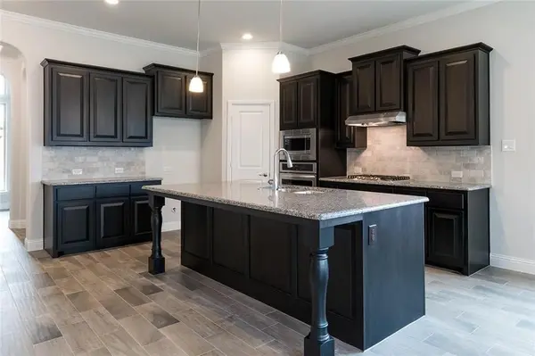 4004 Knollbrook Lane, Fort Worth, TX 76137
