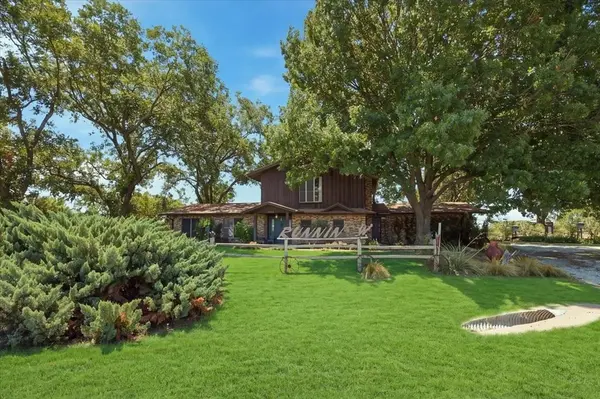6221 Highway 8, Desdemona, TX 76445