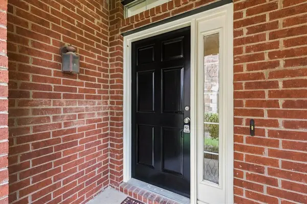 424 Legends Drive, Lewisville, TX 75057