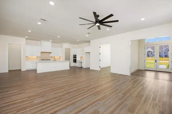 2119 Middlewood Circle, Granbury, TX 76049