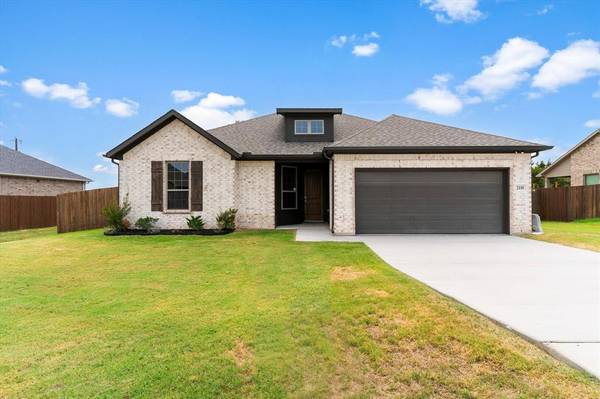 2110 Briarwood Drive, Bridgeport, TX 76426
