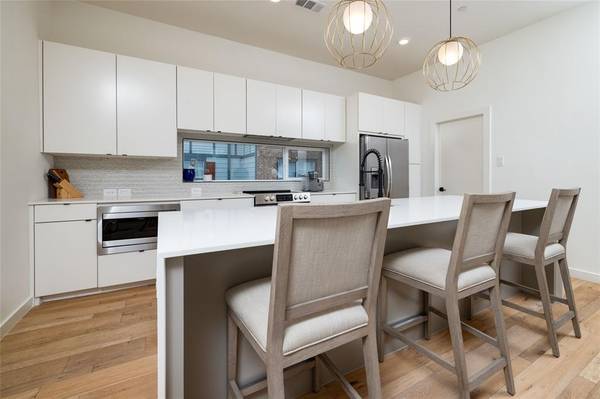 2118 N Carroll Avenue #101, Dallas, TX 75204
