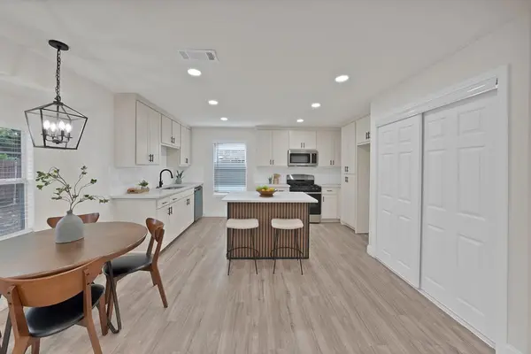 2302 E Mitchell Street, Arlington, TX 76010