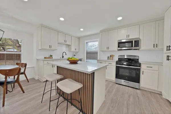 2302 E Mitchell Street, Arlington, TX 76010