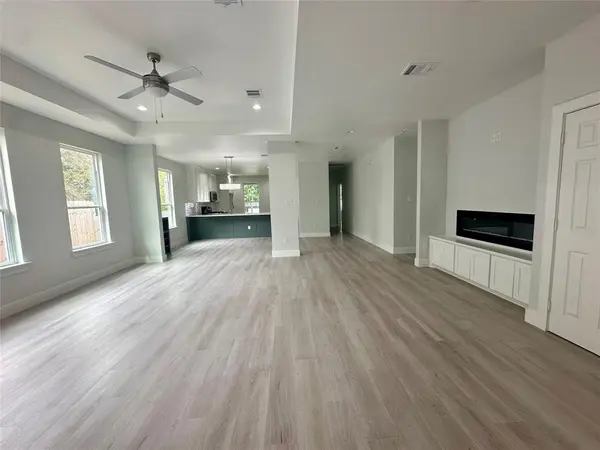 525 NW 17th Street, Grand Prairie, TX 75050