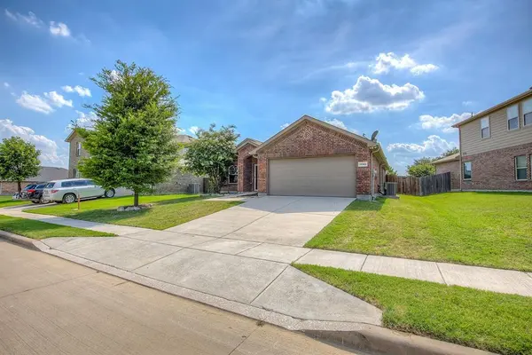 14349 Mariposa Lily Lane, Fort Worth, TX 76052