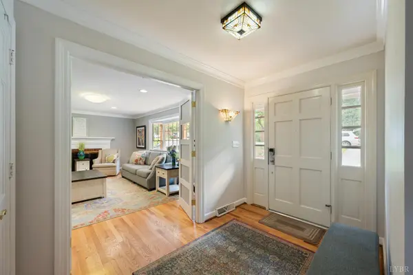 3521 Willow Lawn DR, Lynchburg, VA 24503