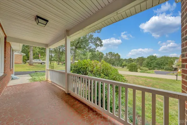 1544 Newton CIR, Bedford, VA 24523