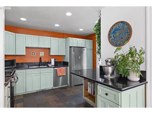 150 NE 202ND AVE, Gresham, OR 97230