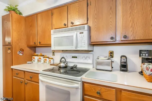 46 Watsessing Ave #A9, Belleville Twp., NJ 07109