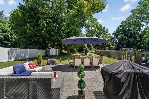 10 Dale Dr, Fairfield Twp., NJ 07004
