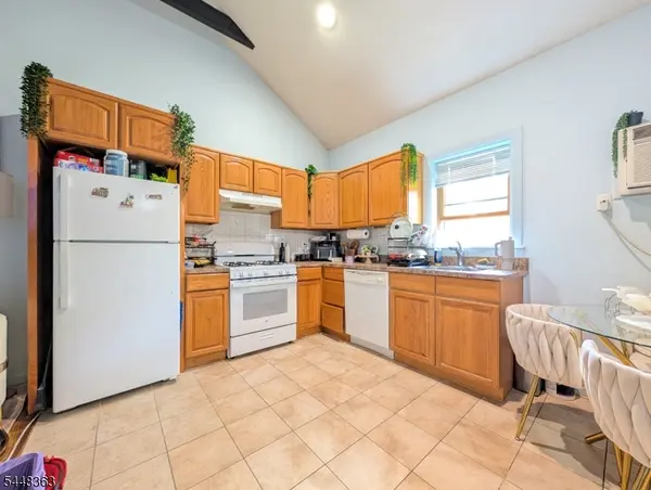 80 Schuyler Ave #5, Kearny Town, NJ 07032