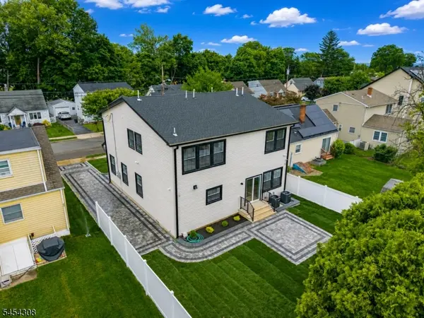 55 Long Hill Dr, Clifton City, NJ 07013