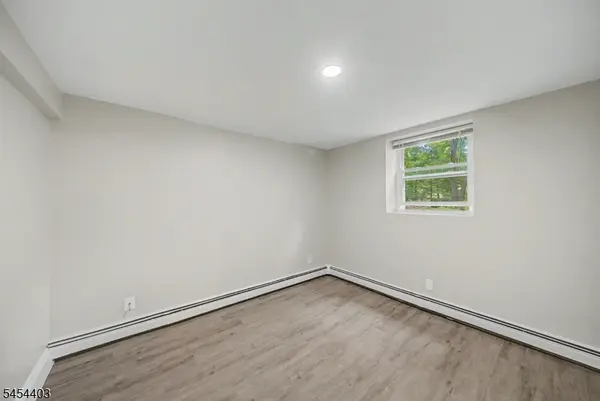 16 Foulton Ter, Vernon Twp., NJ 07461