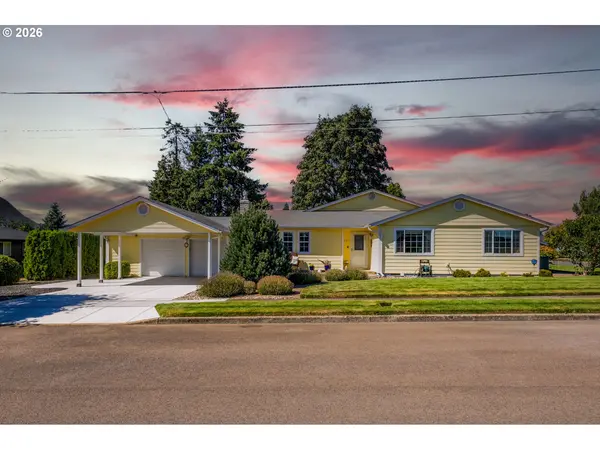 499 NE CHERRY ST, Sublimity, OR 97385