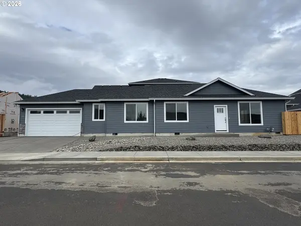 157 ELKTON ST, Sutherlin, OR 97479