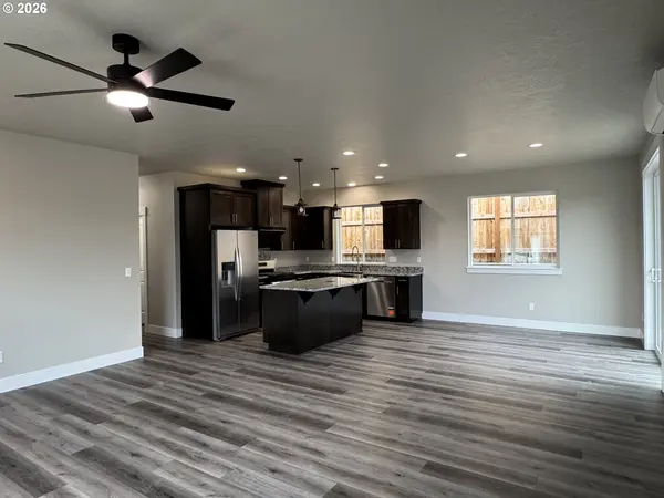 157 ELKTON ST, Sutherlin, OR 97479