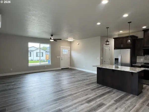 157 ELKTON ST, Sutherlin, OR 97479