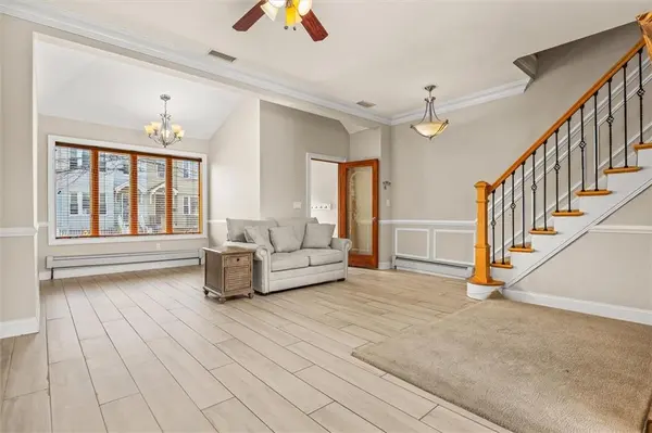 67-31 52nd RD, Maspeth, NY 11378
