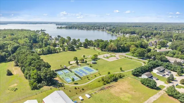 12355 Bayview DR, Yankee Springs Twp, MI 49348