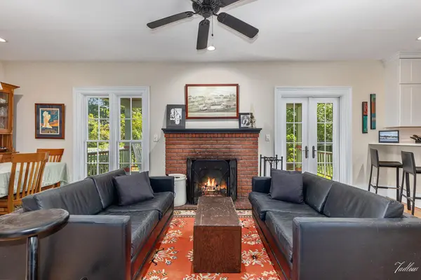34 S Spring ST, Douglas Vllg, MI 49406