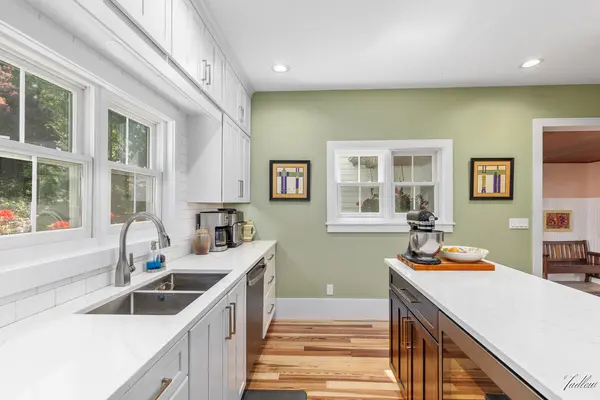 34 S Spring ST, Douglas Vllg, MI 49406