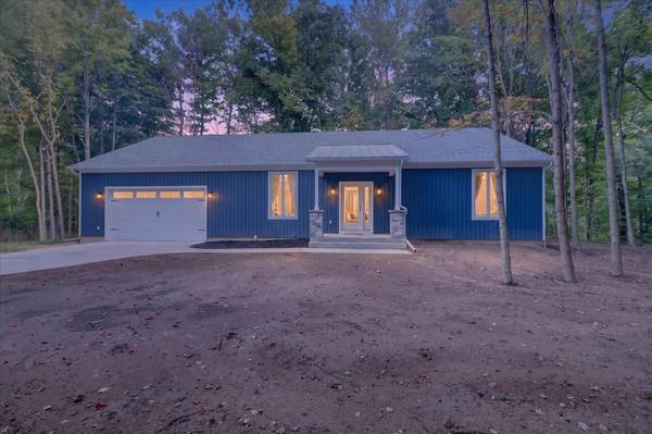 13165 Deer Creek DR, South Haven Twp, MI 49090