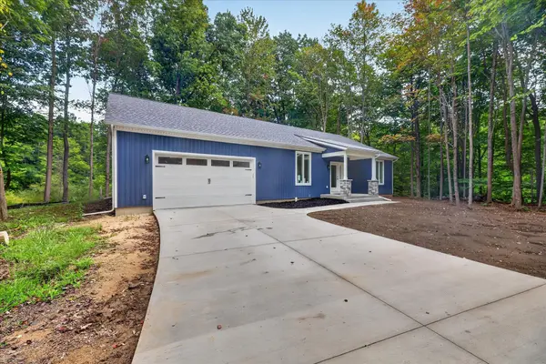 13165 Deer Creek DR, South Haven Twp, MI 49090