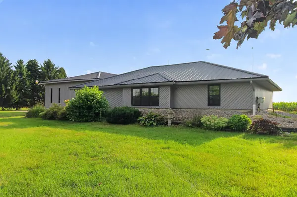 5478 N Bliss RD, Sumner Twp, MI 48832