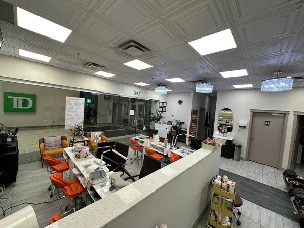 1632 14 AVE NW #222, Calgary, AB T2N 1M7