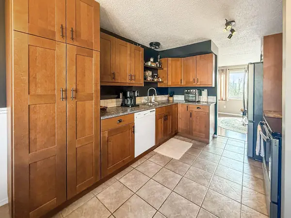 49 97th AVE, Grande Cache, AB T0E0Y0