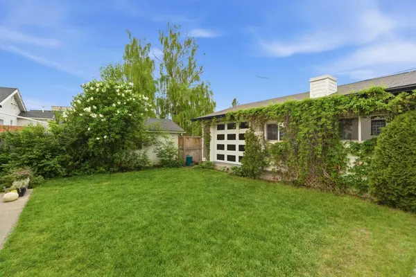 1945 Mountview CRES NE, Calgary, AB T2E 5N4