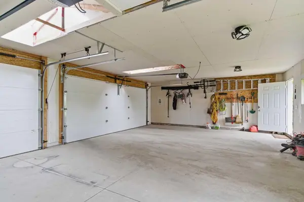 1945 Mountview CRES NE, Calgary, AB T2E 5N4