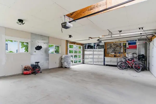 1945 Mountview CRES NE, Calgary, AB T2E 5N4