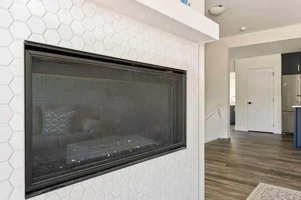 2851 12 AVE SW, Calgary, AB T3C 3Y7