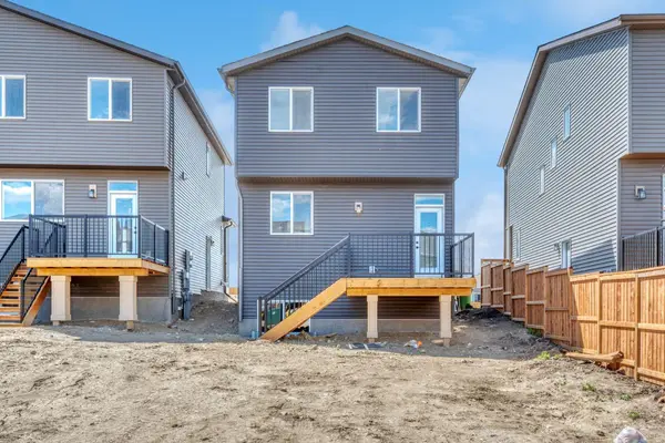 28 Mitchell WAY NW, Calgary, AB T3R 2G2