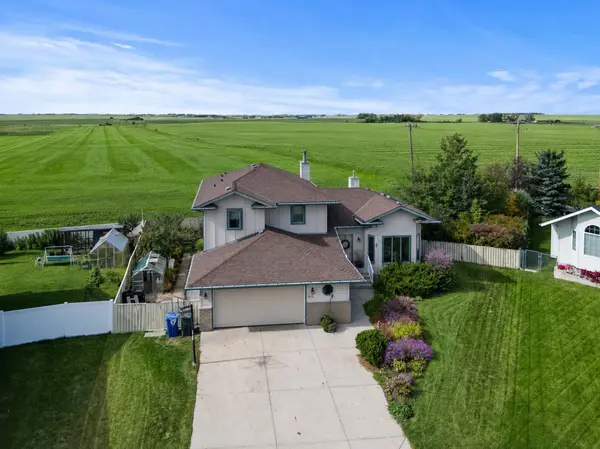 412 Harrison CT,  Crossfield,  AB T0M0S0