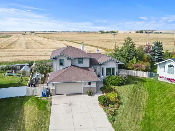 412 Harrison CT, Crossfield, AB T0M0S0