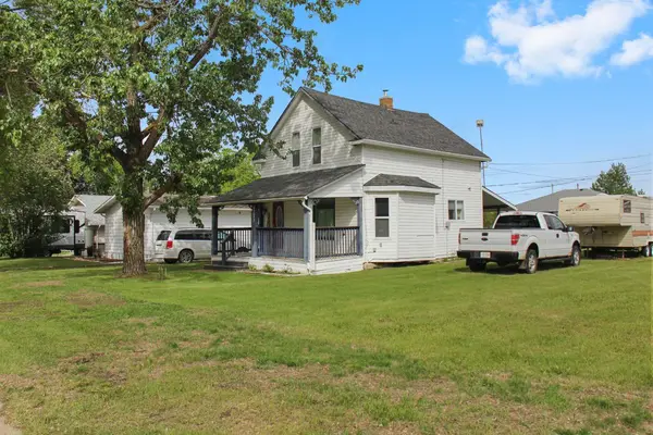 5213 49 ST, Daysland, AB T0B 0G3