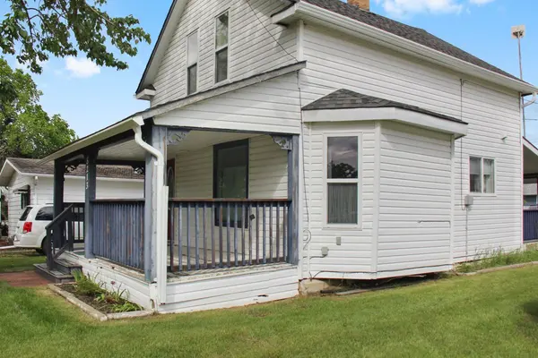 5213 49 ST, Daysland, AB T0B 0G3