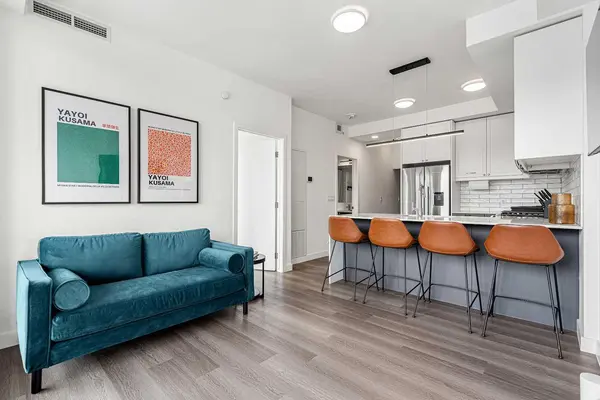 329 9A ST NW, Calgary, AB T2N1T7
