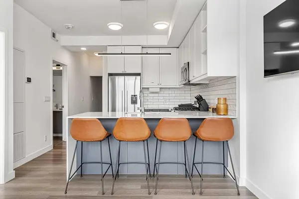 329 9A ST NW, Calgary, AB T2N1T7