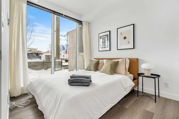 329 9A ST NW, Calgary, AB T2N1T7