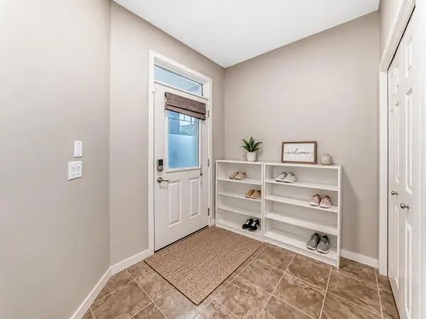 109 New Brighton PARK SE, Calgary, AB T2Z 1B2