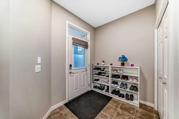109 New Brighton PARK SE, Calgary, AB T2Z 1B2